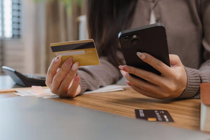 How to Compare Bank Accounts: Fees, Limits, Interest, and Hidden Conditions
